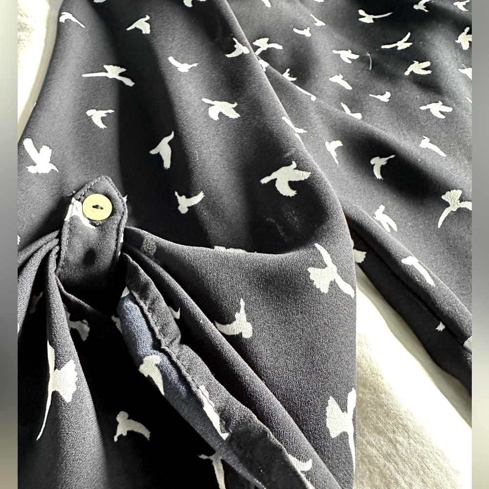 Navy 3/4 sleeve blouse with white birds